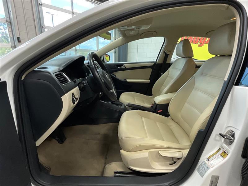 2011 VOLKSWAGEN JETTA SE