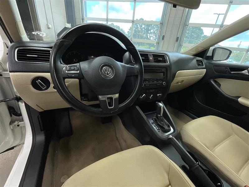 2011 VOLKSWAGEN JETTA SE