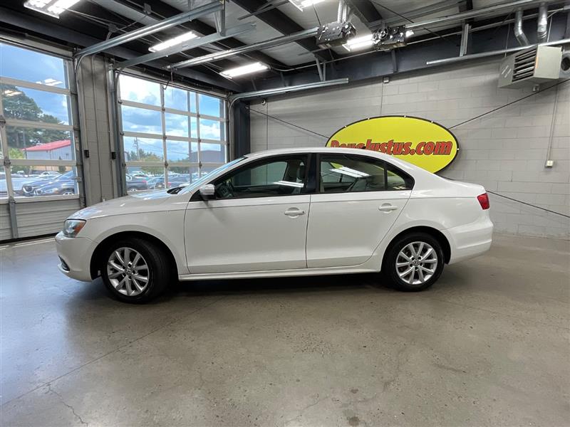 2011 VOLKSWAGEN JETTA SE