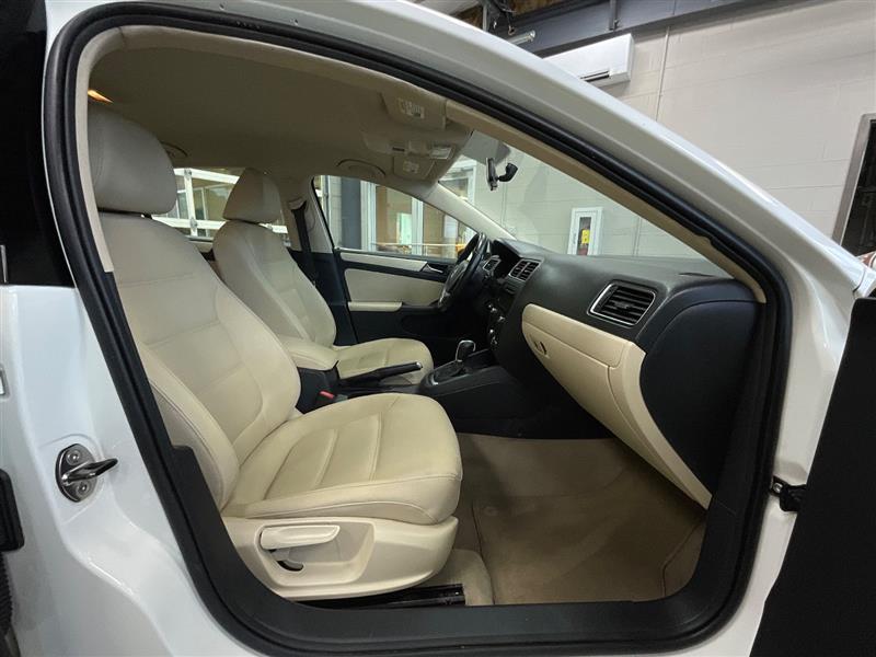 2011 VOLKSWAGEN JETTA SE