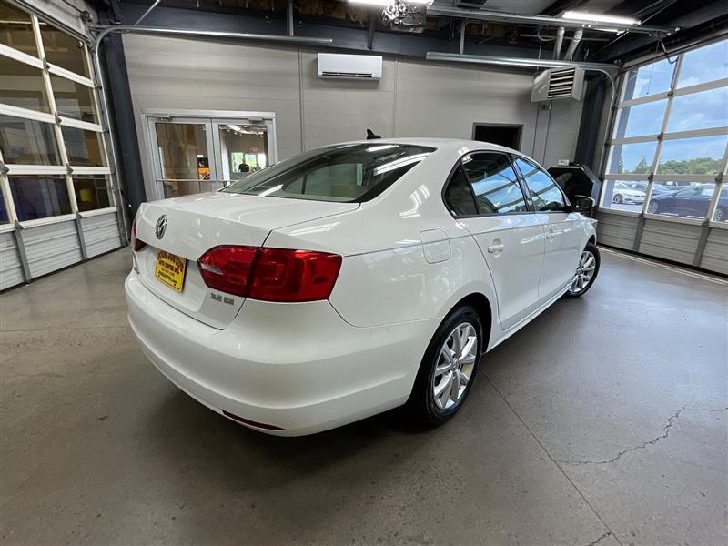 2011 VOLKSWAGEN JETTA SE