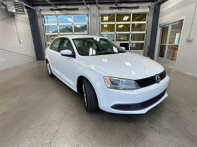 2011 VOLKSWAGEN JETTA SE