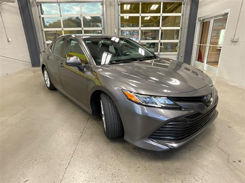2019 TOYOTA CAMRY LE