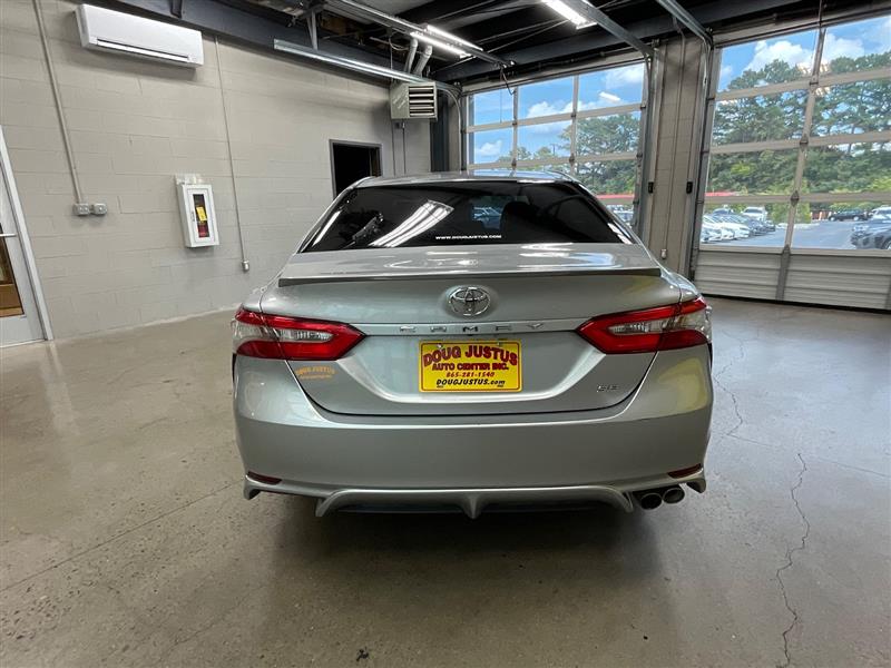 2018 TOYOTA CAMRY SE