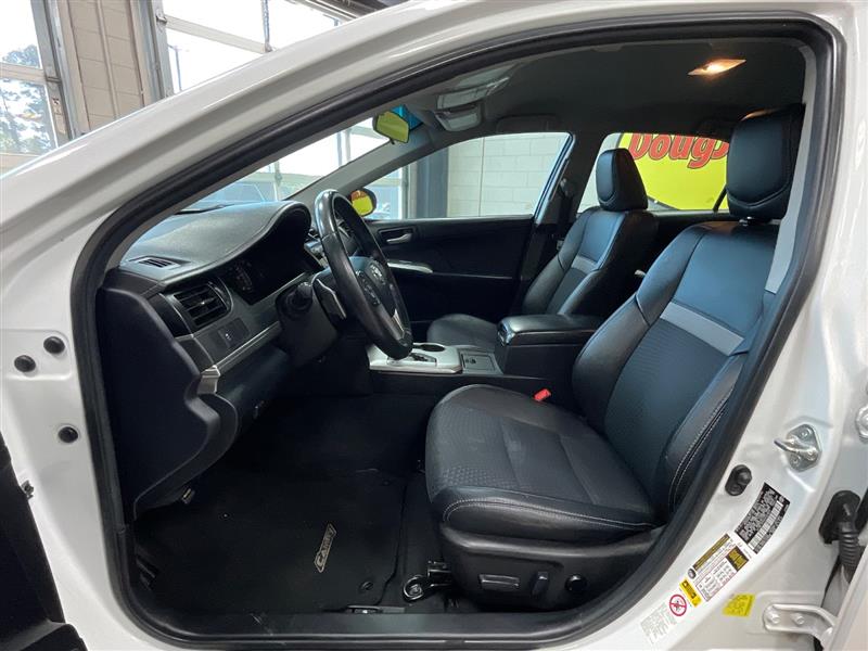 2014 TOYOTA CAMRY SE