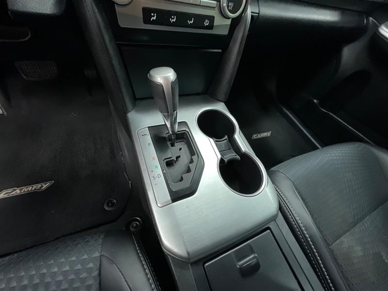 2014 TOYOTA CAMRY SE