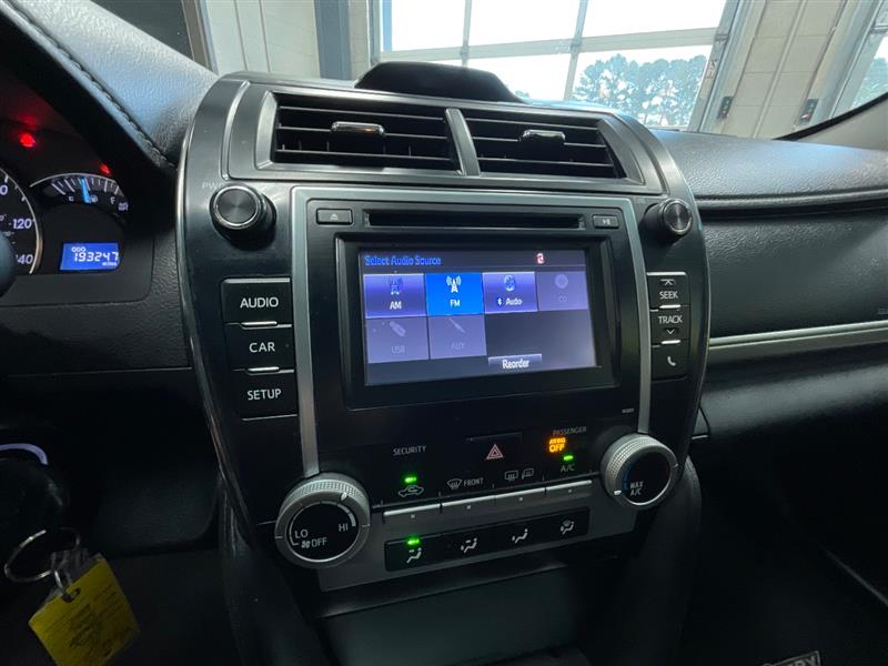 2014 TOYOTA CAMRY SE