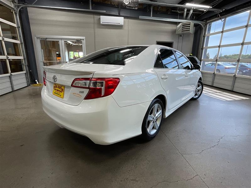 2014 TOYOTA CAMRY SE