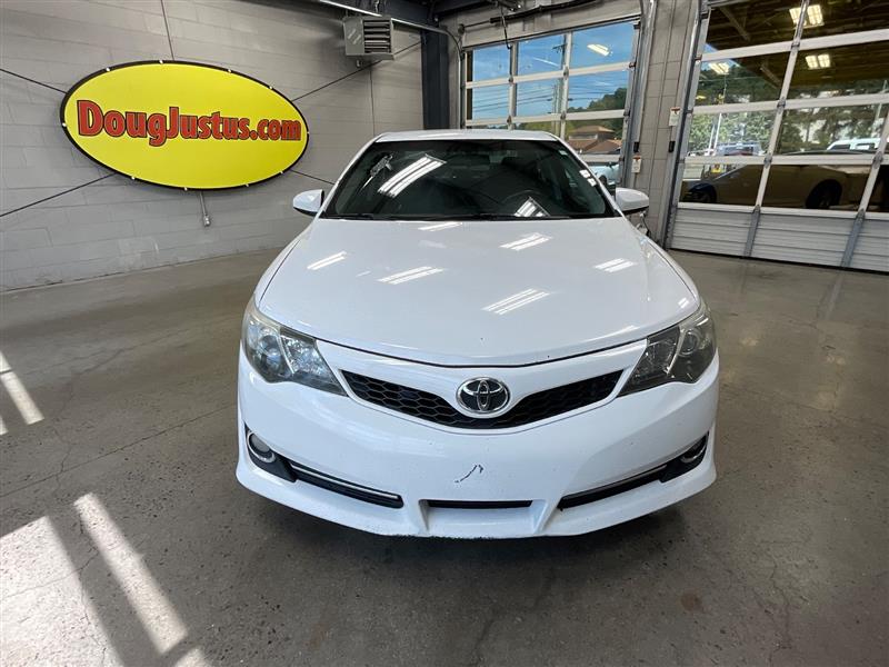 2014 TOYOTA CAMRY SE