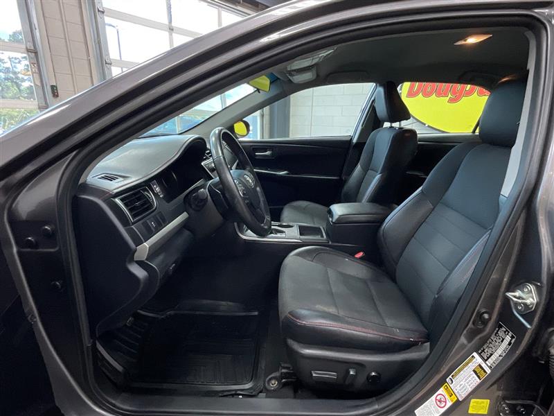 2016 TOYOTA CAMRY SE