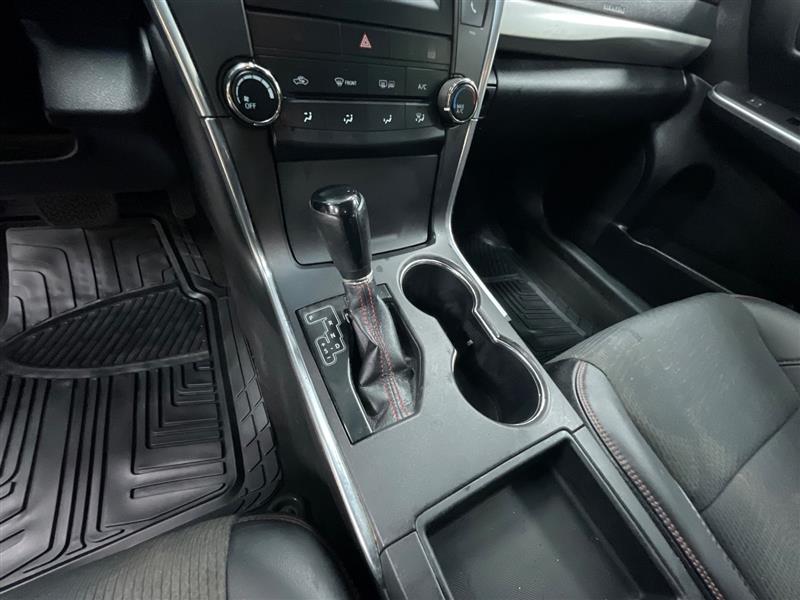 2016 TOYOTA CAMRY SE