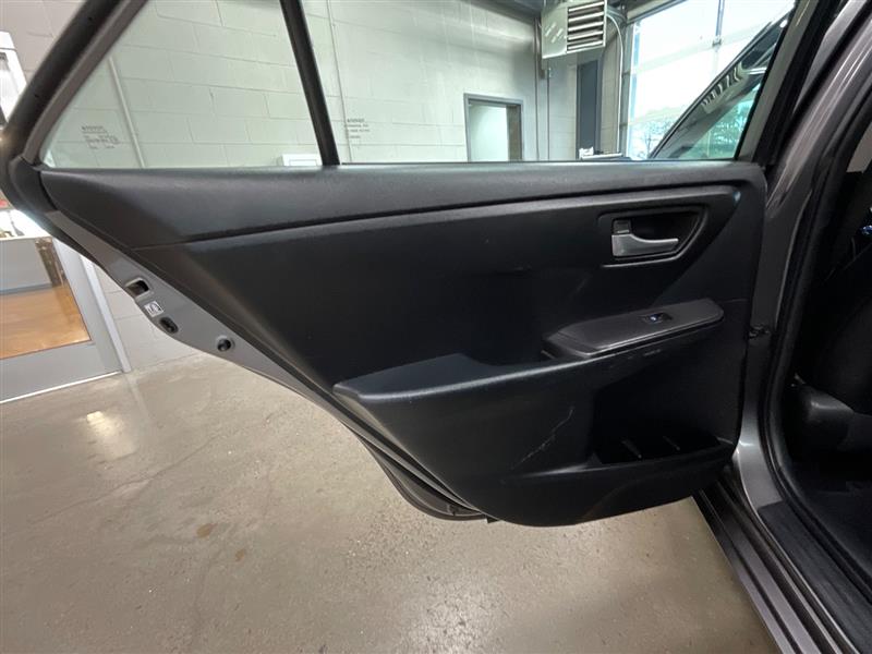 2016 TOYOTA CAMRY SE