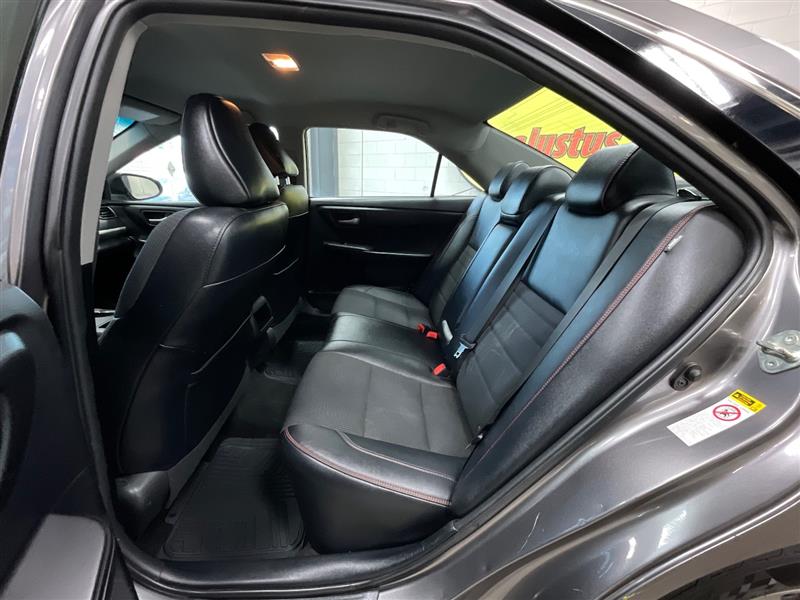2016 TOYOTA CAMRY SE