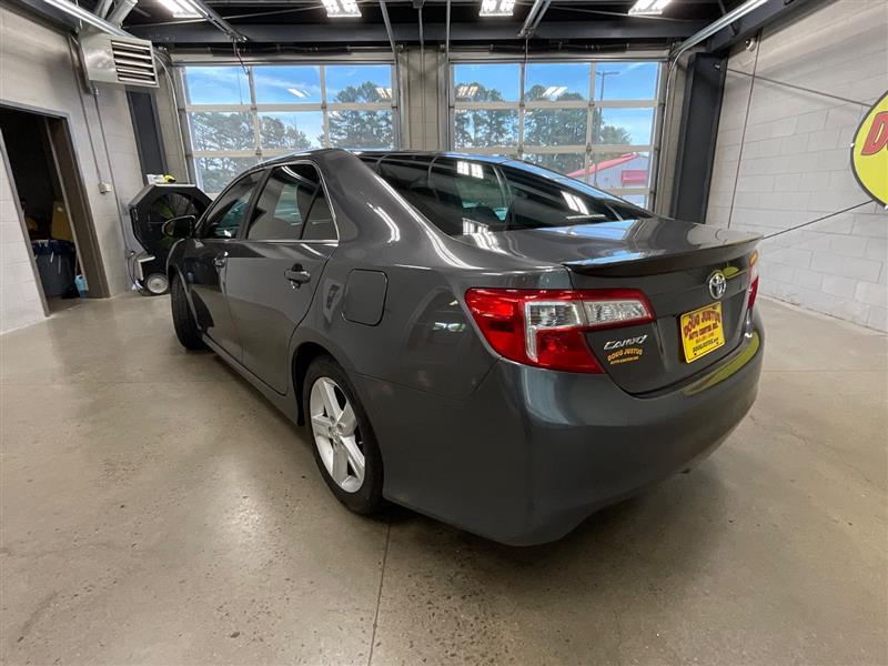 2014 TOYOTA CAMRY SE