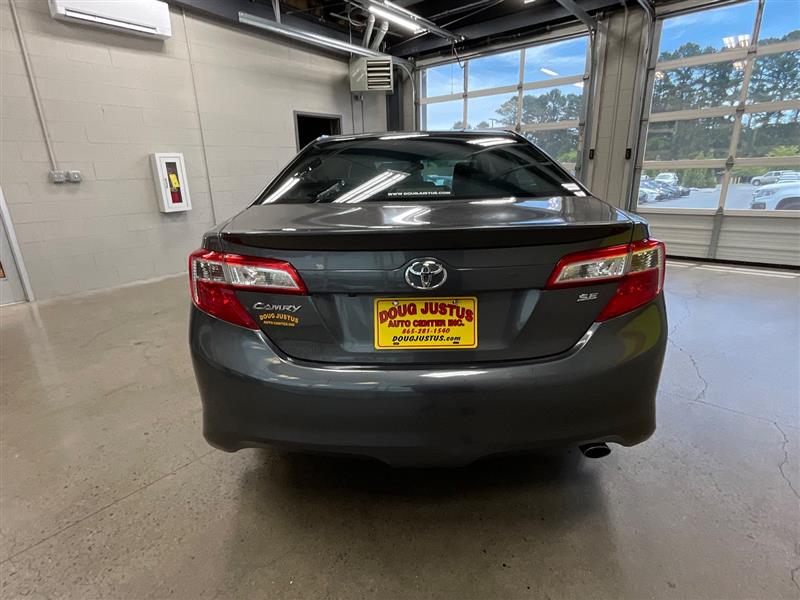 2014 TOYOTA CAMRY SE