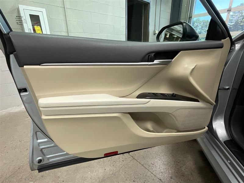 2023 TOYOTA CAMRY HYBRID LE
