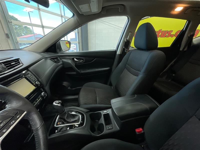 2017 NISSAN ROGUE SV