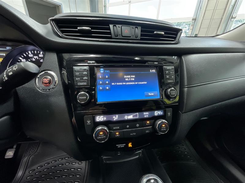 2017 NISSAN ROGUE SV