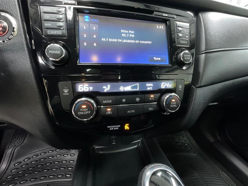2017 NISSAN ROGUE SV