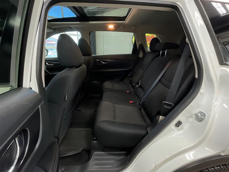2017 NISSAN ROGUE SV