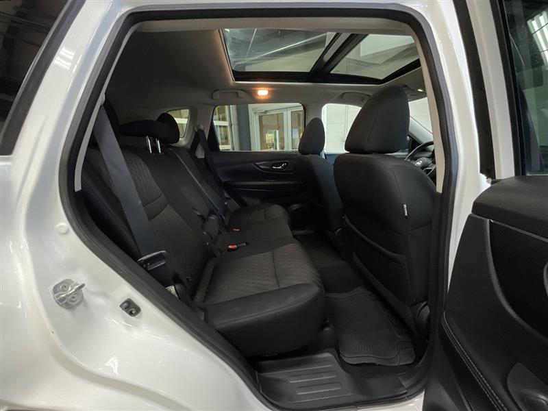 2017 NISSAN ROGUE SV