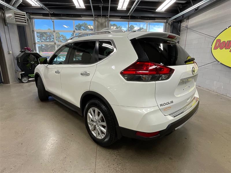 2017 NISSAN ROGUE SV