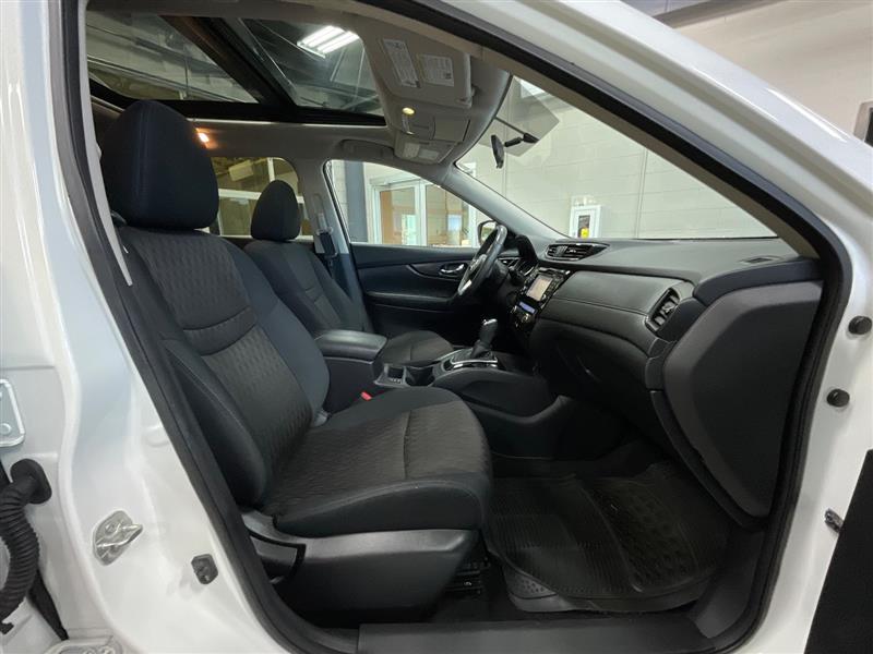 2017 NISSAN ROGUE SV