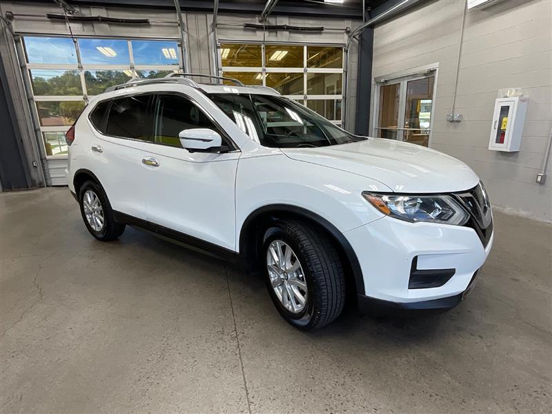 2017 NISSAN ROGUE SV