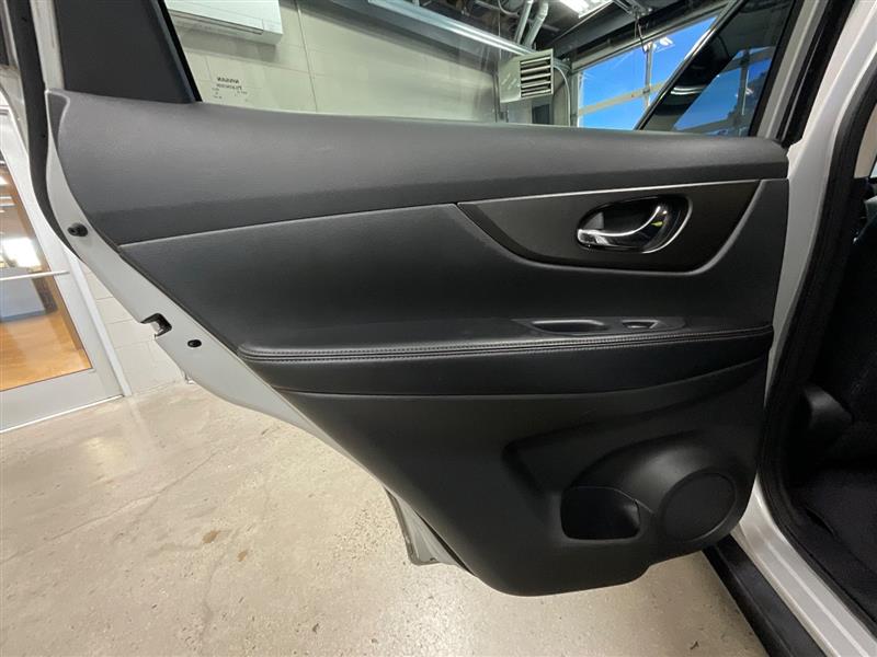 2014 NISSAN ROGUE SV