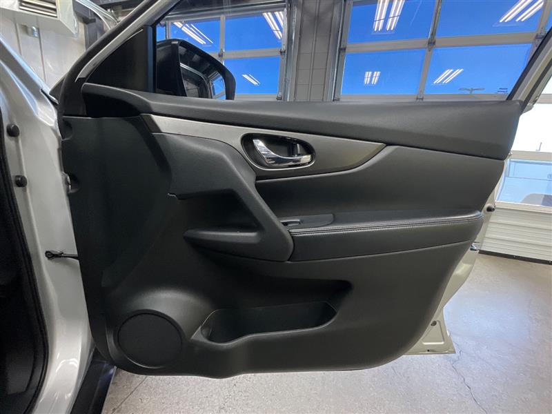 2014 NISSAN ROGUE SV