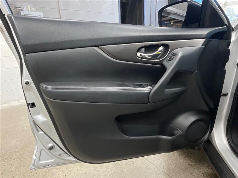 2014 NISSAN ROGUE SV