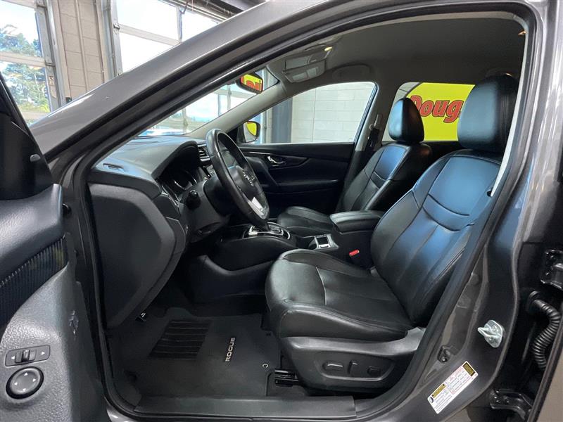 2017 NISSAN ROGUE SL