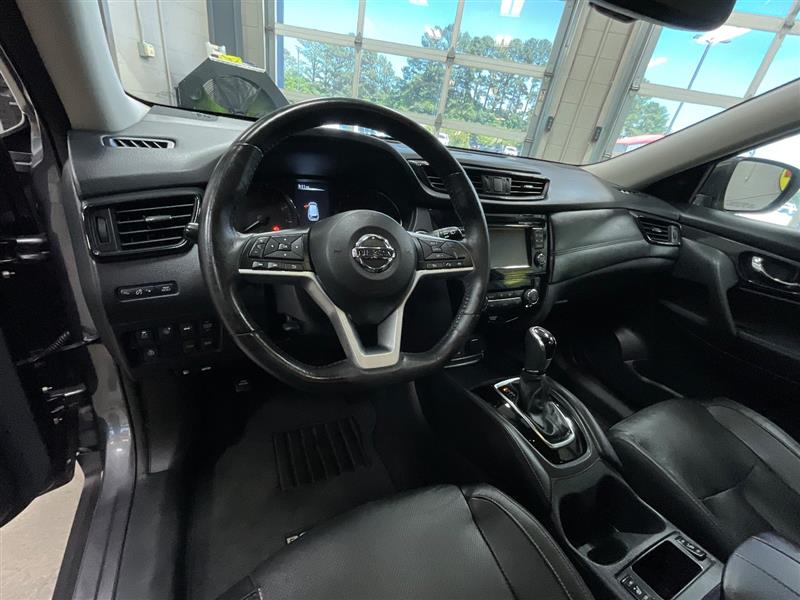 2017 NISSAN ROGUE SL