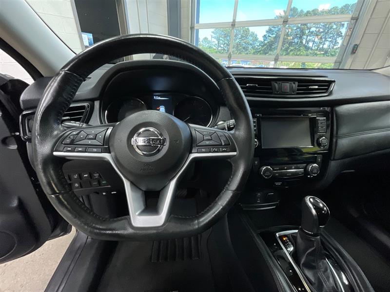 2017 NISSAN ROGUE SL