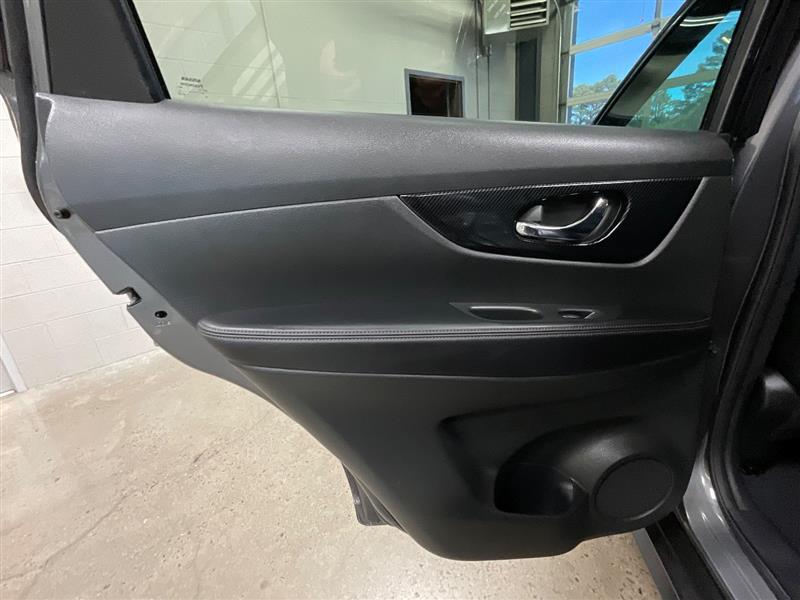 2017 NISSAN ROGUE SL