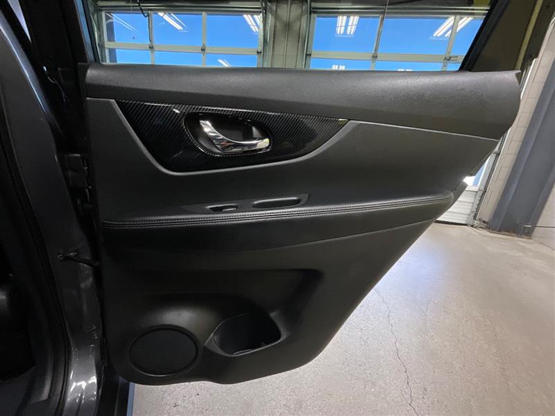 2017 NISSAN ROGUE SL