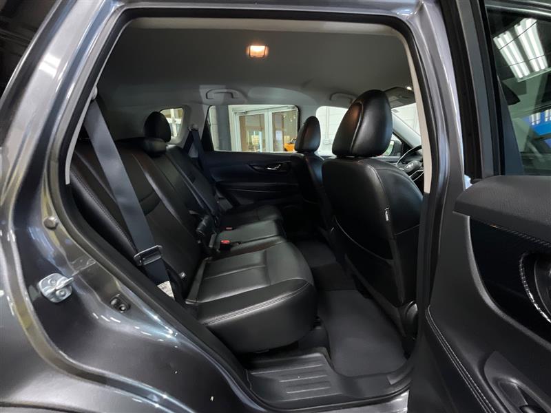 2017 NISSAN ROGUE SL