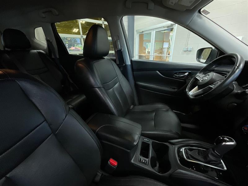 2017 NISSAN ROGUE SL