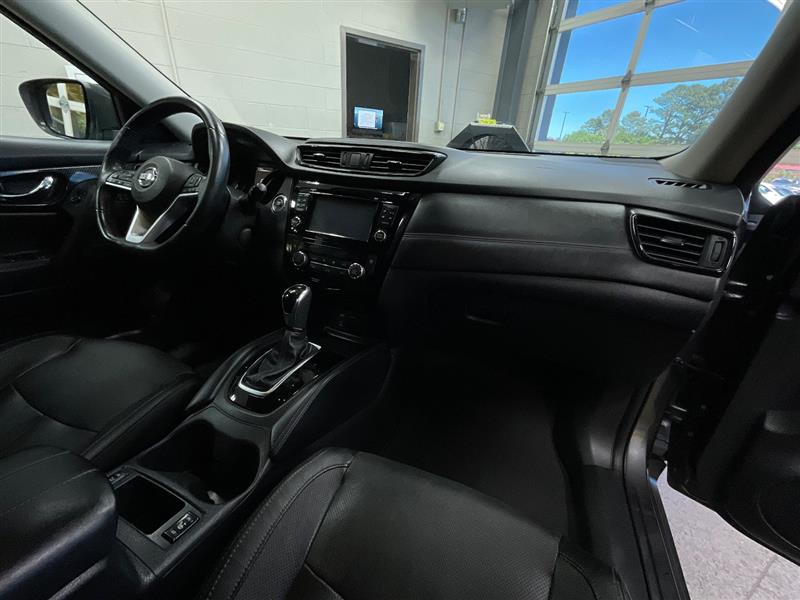 2017 NISSAN ROGUE SL