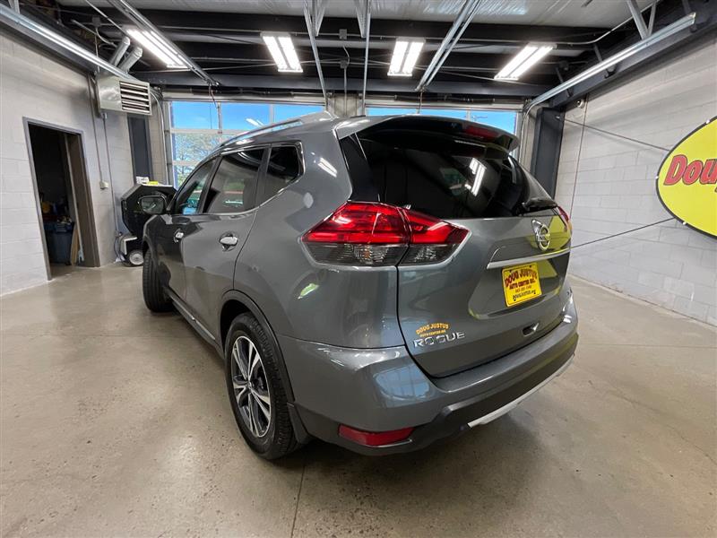 2017 NISSAN ROGUE SL