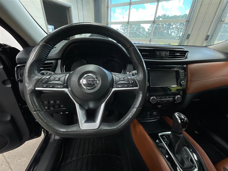 2017 NISSAN ROGUE SL