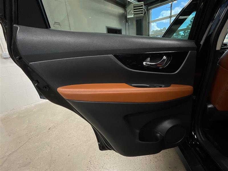 2017 NISSAN ROGUE SL