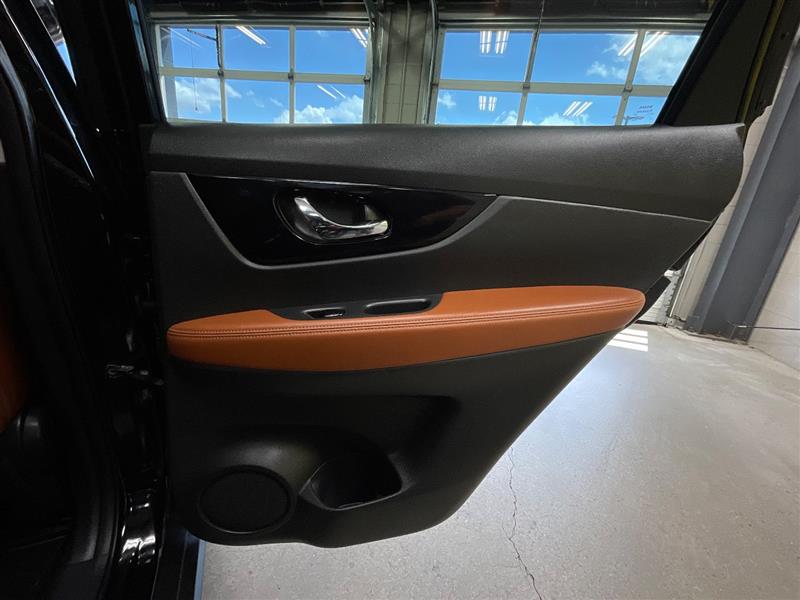 2017 NISSAN ROGUE SL