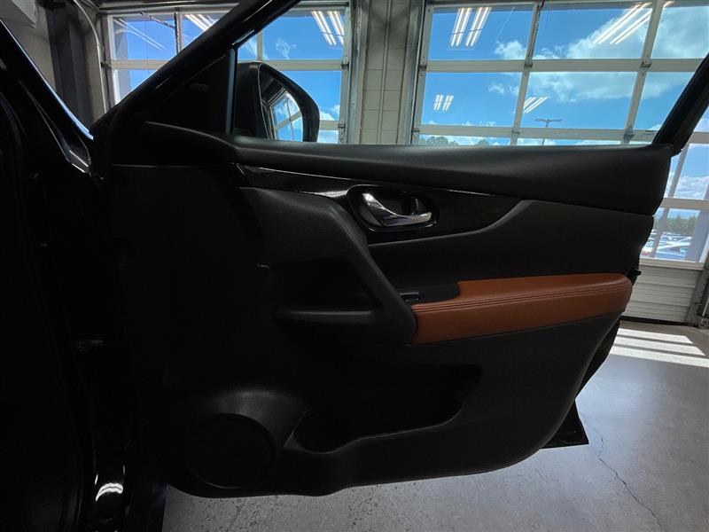 2017 NISSAN ROGUE SL
