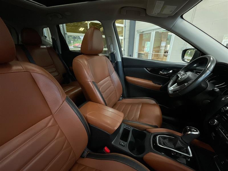 2017 NISSAN ROGUE SL