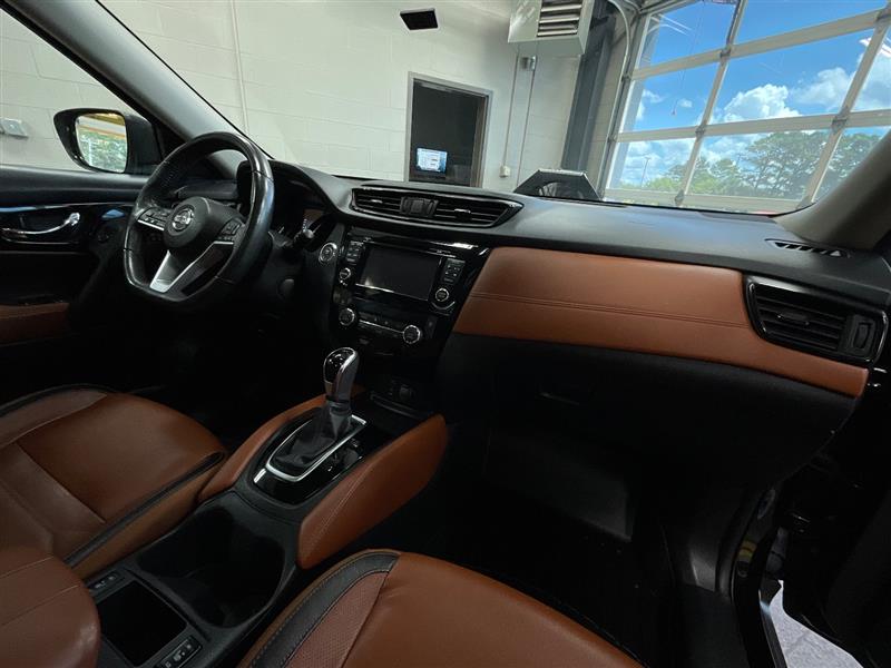 2017 NISSAN ROGUE SL