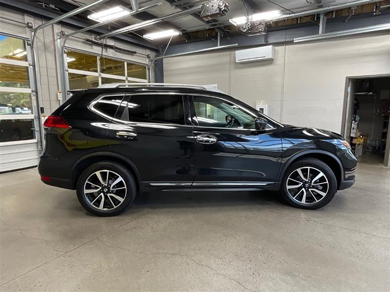 2017 NISSAN ROGUE SL