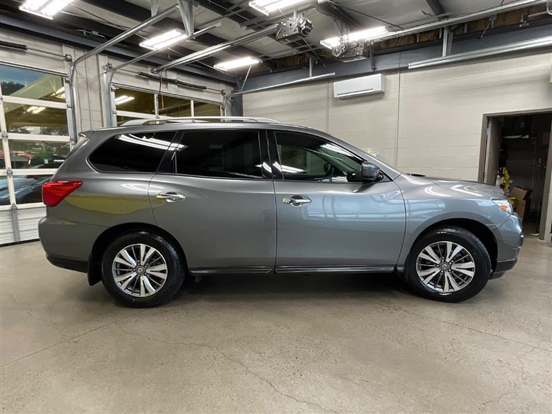 2020 NISSAN PATHFINDER SV