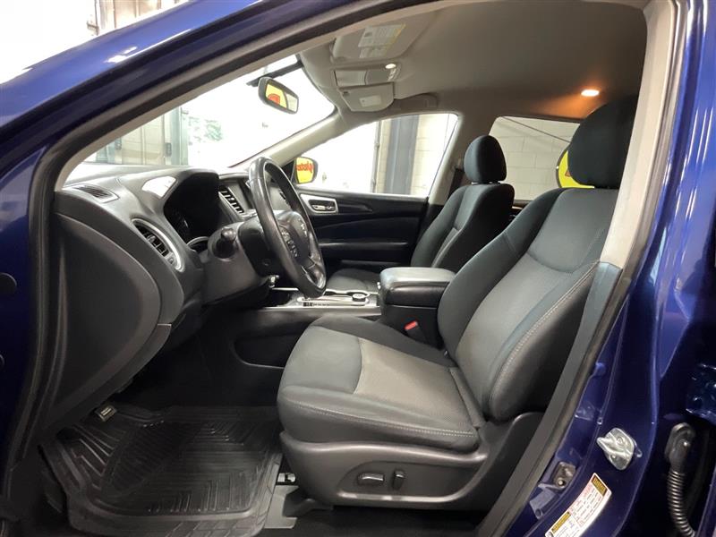 2019 NISSAN PATHFINDER SV