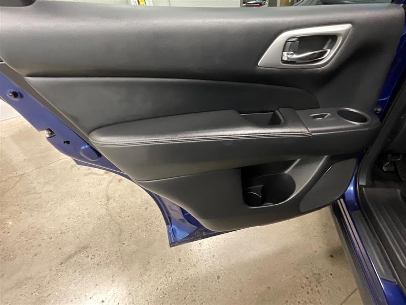 2019 NISSAN PATHFINDER SV